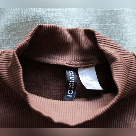 H&M crop top - Picture 3 of 4